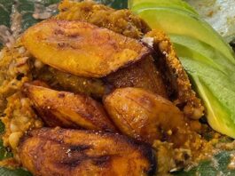Yor-ke-gari, or Gobe: Gari and beans can be served with ripe plantain, fried or boiled yam, pear, boiled egg or fried fish.