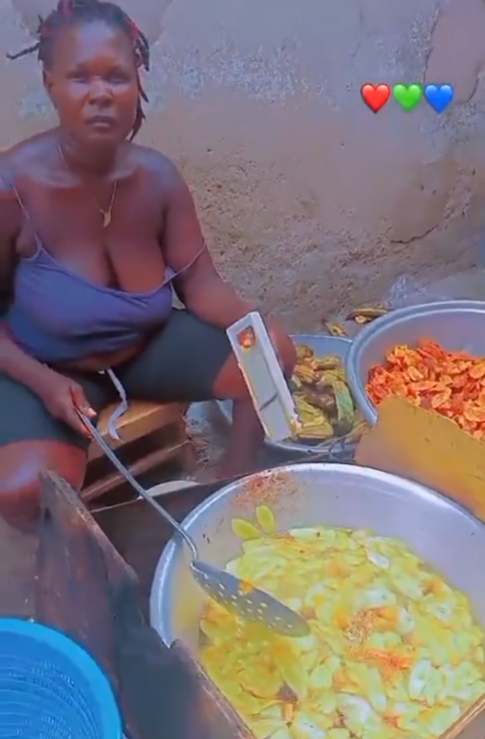 A Widely Circulated Video of a Plantain-Chips Seller Defending the use of Plastic in Frying Plantain.
